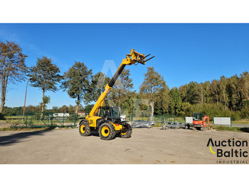 Телескопски ракувач JCB