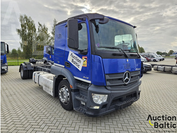 Камион со кабинска шасија MERCEDES-BENZ Actros 1843