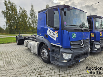 Камион со кабинска шасија MERCEDES-BENZ Actros 1843