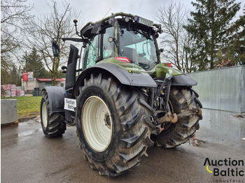 Трактор Valtra T235: слика 3