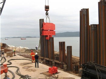 Хидрауличен чекан AME