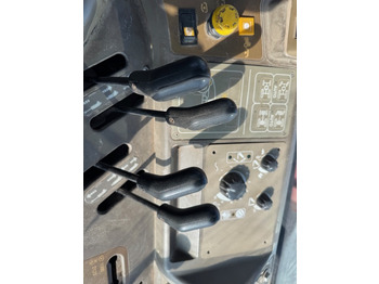 Трактор CASE MXM155: слика 5