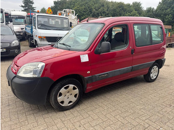Автомобил CITROËN