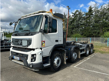 Камион со кука за подигање VOLVO FMX
