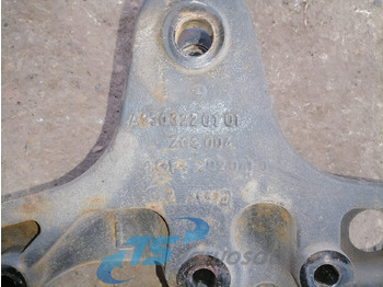 Суспензија за Камион Mercedes-Benz Leaf spring bracket A9303220101: слика 3 Суспензија за Камион Mercedes-Benz Leaf spring bracket A9303220101: слика 3
