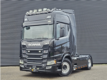Камион влекач SCANIA R 580