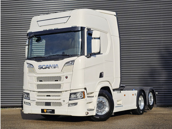 Камион влекач SCANIA R 580