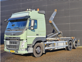 Камион со кука за подигање VOLVO FM 420
