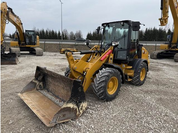 Натоварувач на тркала CATERPILLAR 908