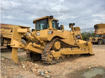 Булдожер CAT D8T: слика 3