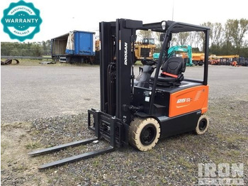 Електричен вилушкар DOOSAN