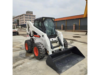 Компактен натоварувач BOBCAT S300