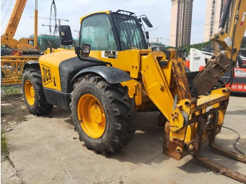 Телескопски ракувач JCB