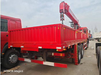 Мобилен кран Sinotruk HOWO 8*4 Mobile crane: слика 5