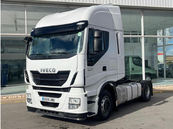 Камион влекач IVECO