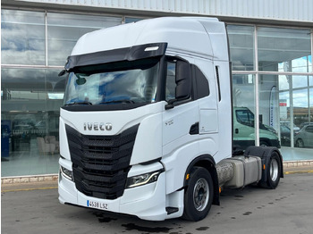 Камион влекач IVECO S-WAY