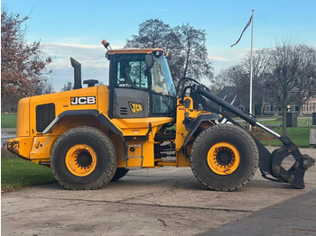 Натоварувач на тркала JCB 457