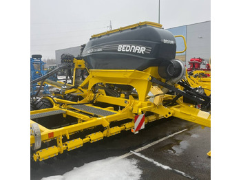 Семенска дупчалка BEDNAR