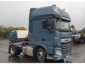 Камион влекач DAF XF 530