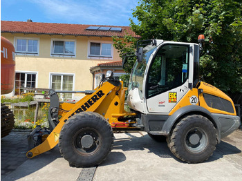 Натоварувач на тркала LIEBHERR L 506