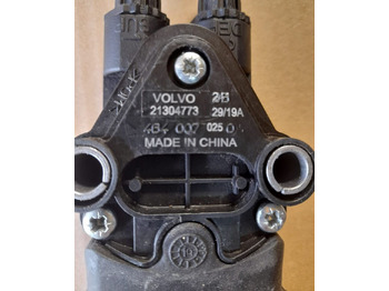 Нов Кабина и ентериер за Камион WABCO 21304773   Volvo FH / FM truck: слика 2