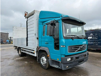 Камион со платформа VOLVO FL6