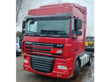 Камион влекач DAF XF 105 460: слика 1