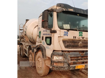 Камион миксер за бетон XCMG Official Second Hand Diesel Concrete Mixer Truck G4804B 12m³ Cement Mixer Truck Price: слика 2