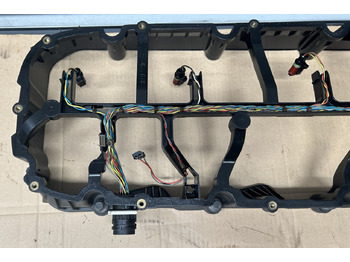 Глава на цилиндар DAF SPACER FRAME ENGINE VALVE COVER XF 106 480 2033255: слика 4
