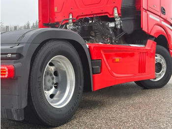 Камион влекач Mercedes-Benz Actros 1863LS NEUZUSTAND: слика 5 Камион влекач Mercedes-Benz Actros 1863LS NEUZUSTAND: слика 5