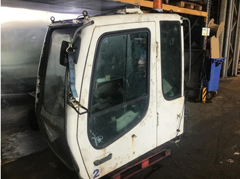 Кабина и ентериер LIEBHERR