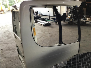 Кабина и ентериер LIEBHERR