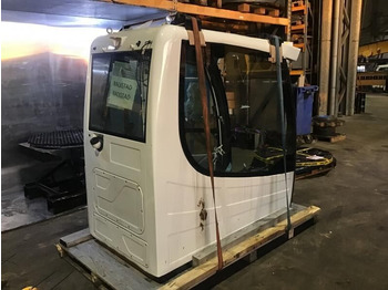 Кабина и ентериер LIEBHERR