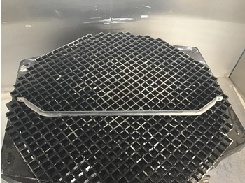 Кабина и ентериер LIEBHERR