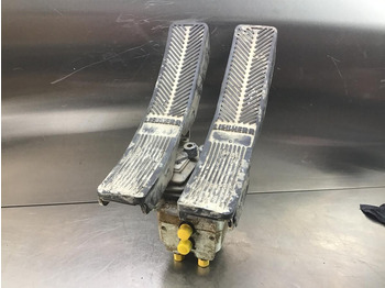 Педала LIEBHERR