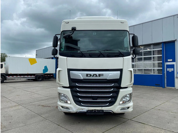 Камион влекач DAF XF 106.480 SC / 6x2/4 / Steering Axle: слика 2