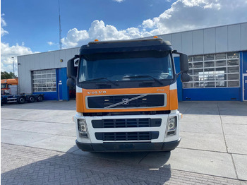 Камион влекач Volvo FM 440 6x4 / Hooklift and Tractor / Hub Reduction: слика 2 Камион влекач Volvo FM 440 6x4 / Hooklift and Tractor / Hub Reduction: слика 2