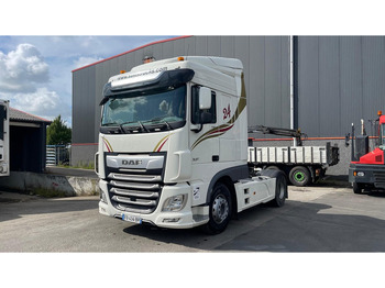 Камион влекач DAF XF 530