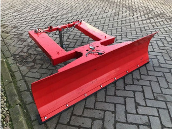 Плуг за чистење снег