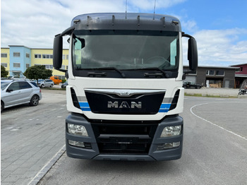 Камион со кабинска шасија MAN TGS 26.440 6x2 Chassis: слика 2