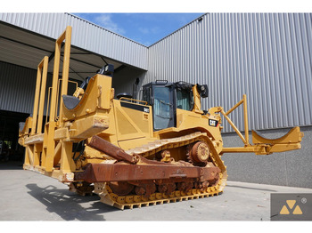 Градежна машина CATERPILLAR D8T