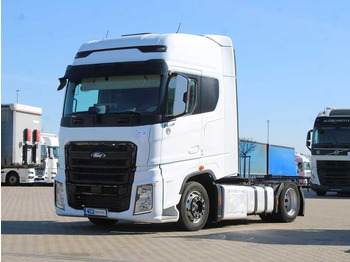 Камион влекач FORD