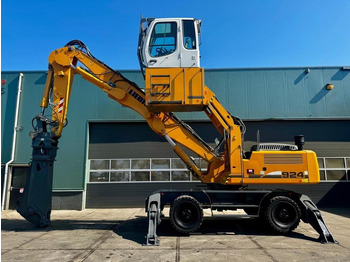 Справувач со отпад/ Индустрија LIEBHERR A 924