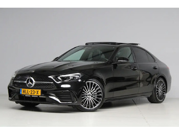 Седан MERCEDES-BENZ