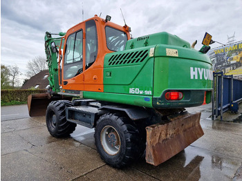 Багер на тркала HYUNDAI