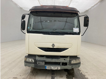 Камион цистерна Renault Midlum 180 DCi: слика 2 Камион цистерна Renault Midlum 180 DCi: слика 2