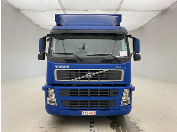 Камион со церада Volvo FM 300 - 6x2: слика 2 Камион со церада Volvo FM 300 - 6x2: слика 2
