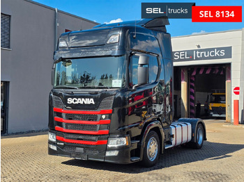 Камион влекач SCANIA R 450