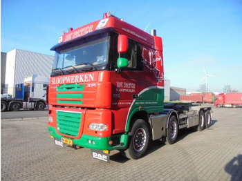 Камион со кука за подигање DAF XF 105 410