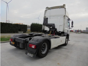 Камион влекач DAF CF 400 CF85-400: слика 4
